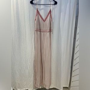 BRAND NEW - Maxi Dress